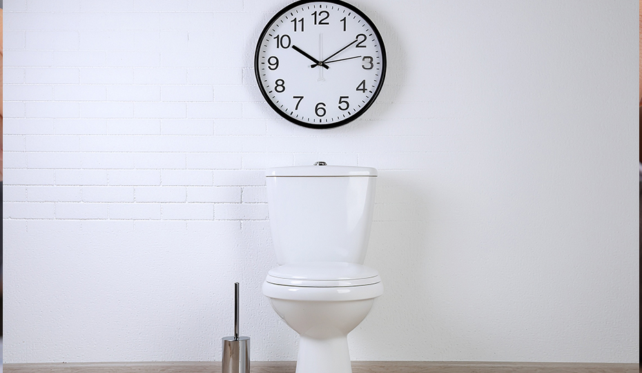 トイレの上にある時計