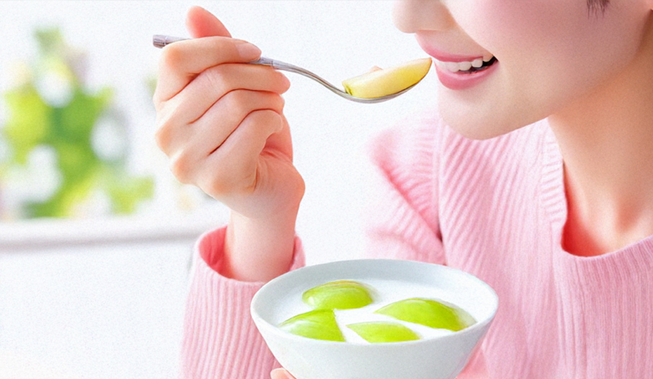 リンゴ入りヨーグルトの画像